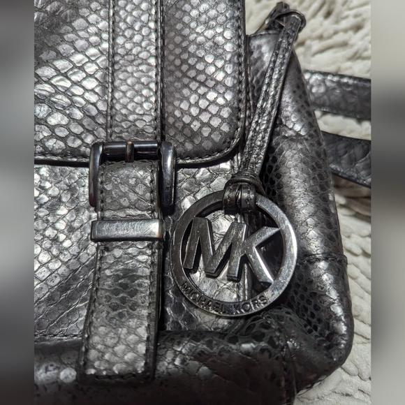 Michael Kors silver monochrome print Crossbody bag - Picture 5 of 8